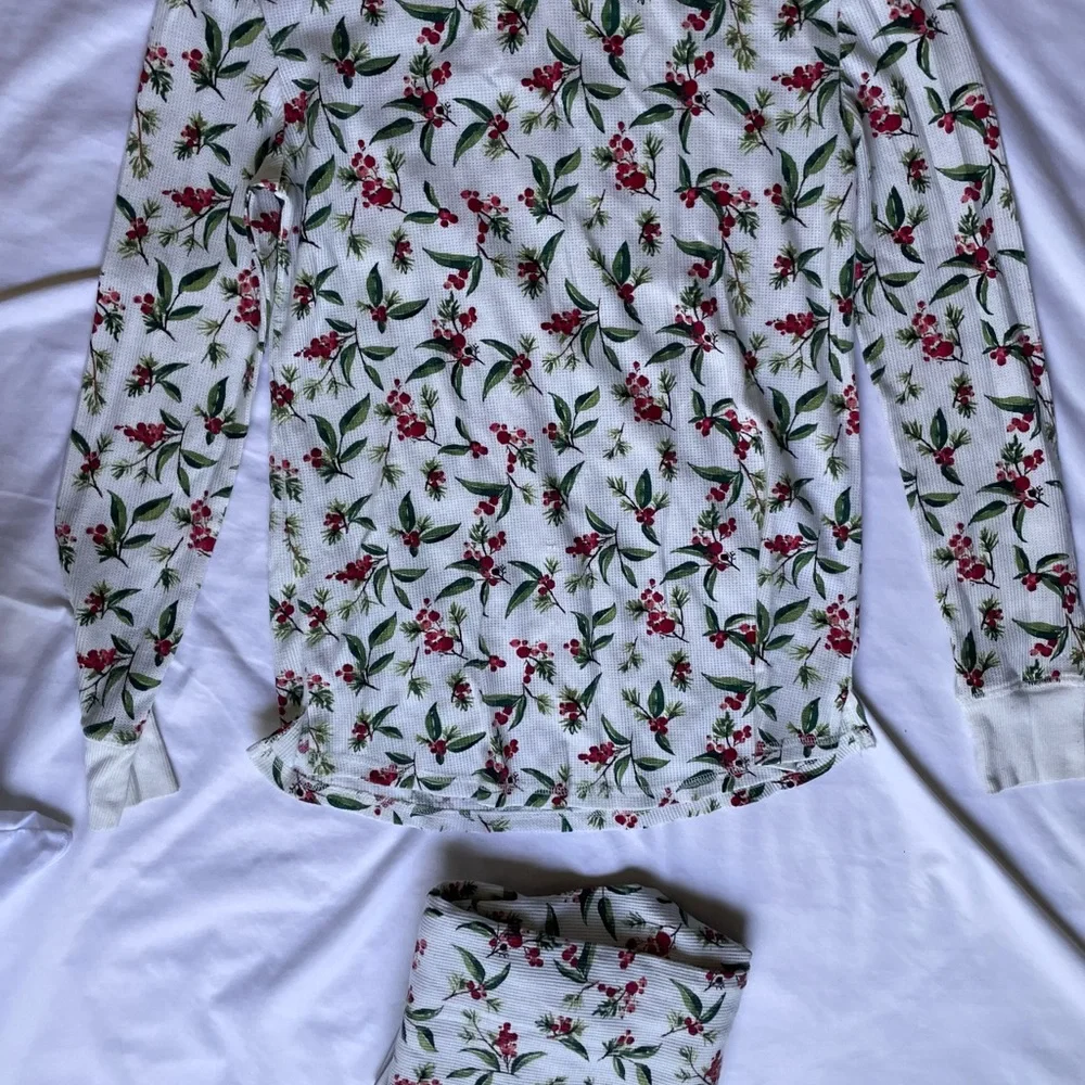 Holiday Pajama set - Picture 2 of 6